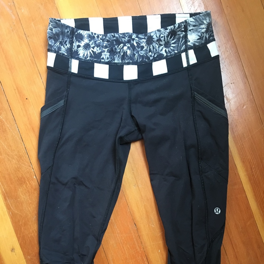 Lululemon crop black size 6